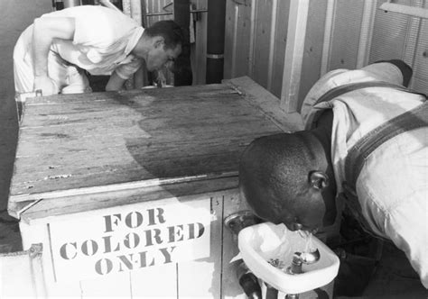 La Révolte de l'Indenturé: Un Cri Contre la Ségrégation Raciale et L'Exploitation Coloniale à Durban en 1946